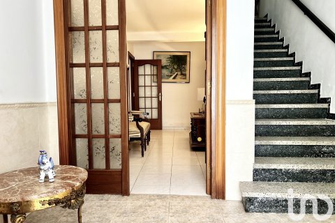 Villa de 6 dormitorios en venta en Pineda de Mar, Barcelona, Cataluña, Spain № 5015 - foto 2