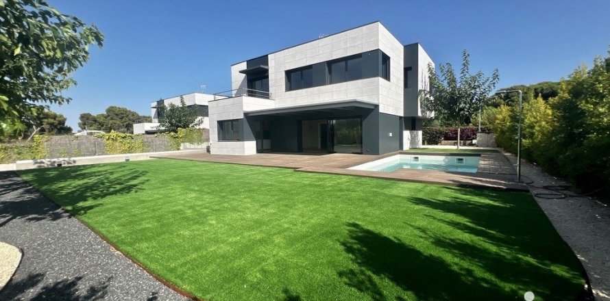 Сasa de 5 dormitorios en venta en Sant Andreu de Llavaneres, Barcelona, Cataluña, Spain № 5013