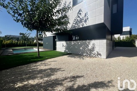 Сasa de 5 dormitorios en venta en Sant Andreu de Llavaneres, Barcelona, Cataluña, Spain № 5013 - foto 27