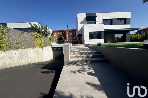 Сasa de 5 dormitorios en venta en Sant Andreu de Llavaneres, Barcelona, Cataluña, Spain № 5013 - foto 2