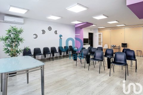 Propiedad comercial de 291 m² en venta en Barcelona, Cataluña, Spain № 5011 - foto 7