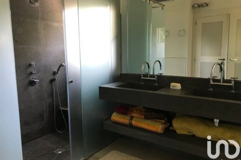 Сasa de 5 dormitorios en venta en S'Agaró, Gerona, Cataluña, Spain № 5012 - foto 18