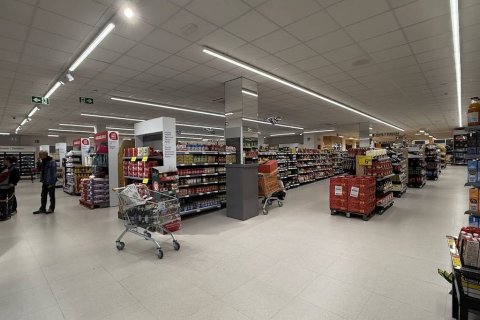 Propiedad comercial de 9360 m² en venta en Badalona, Barcelona, Cataluña, Spain № 1415 - foto 2