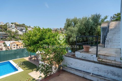 Сasa de 4 dormitorios en venta en Sitges, Barcelona, Cataluña, Spain № 2385 - foto 28