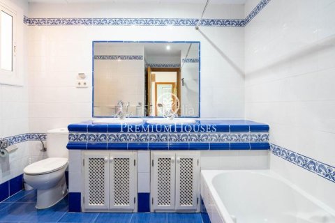 Сasa de 4 dormitorios en venta en Sitges, Barcelona, Cataluña, Spain № 2384 - foto 22