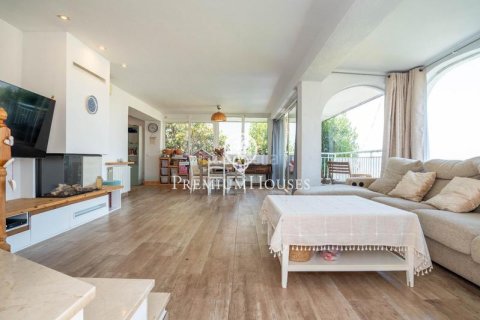 Сasa de 4 dormitorios en venta en Sitges, Barcelona, Cataluña, Spain № 2384 - foto 5