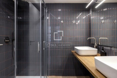 Apartamento de 2 dormitorios en alquiler en Barcelona, Cataluña, Spain № 6494 - foto 25