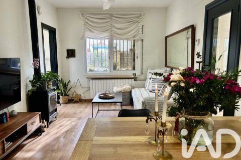 Apartamento de 4 dormitorios en venta en Cerdanyola del Vallès, Barcelona, Cataluña, Spain № 7491