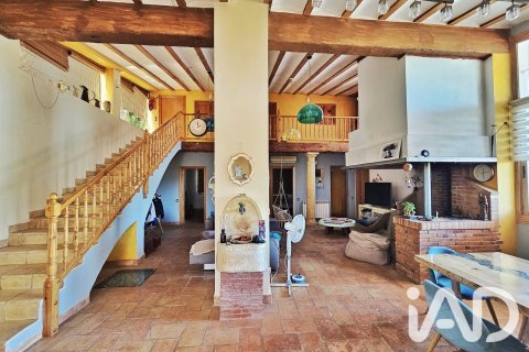 Сasa de 5 dormitorios en venta en Montbrió del Camp, Tarragona, Cataluña, Spain № 8389 - foto 25