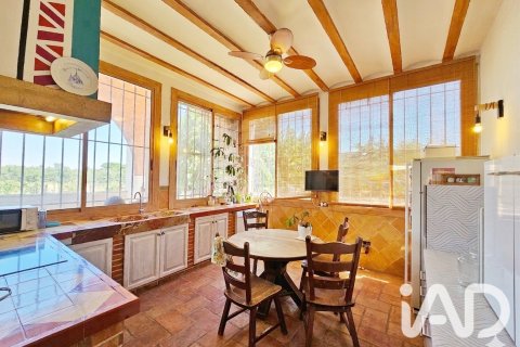 Сasa de 5 dormitorios en venta en Montbrió del Camp, Tarragona, Cataluña, Spain № 8389 - foto 19