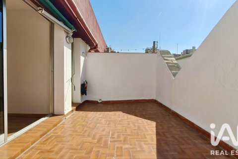 Ático de 1 dormitorio en venta en Barcelona, Cataluña, Spain № 8372 - foto 15