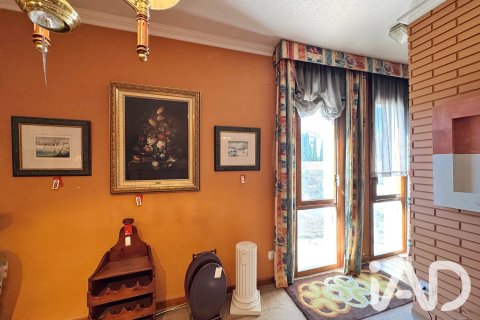 Propiedad comercial de 826 m² en venta en Móra d'Ebre, Tarragona, Cataluña, Spain № 8371 - foto 7