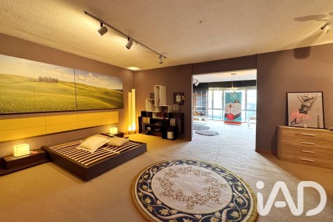 Propiedad comercial de 826 m² en venta en Móra d'Ebre, Tarragona, Cataluña, Spain № 8371 - foto 12
