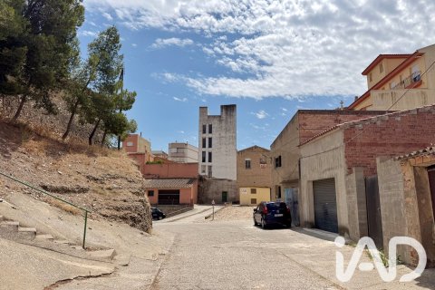 Propiedad comercial de 826 m² en venta en Móra d'Ebre, Tarragona, Cataluña, Spain № 8371 - foto 3