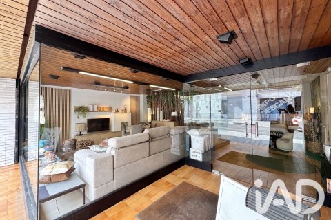 Propiedad comercial de 826 m² en venta en Móra d'Ebre, Tarragona, Cataluña, Spain № 8371 - foto 28