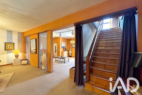 Propiedad comercial de 826 m² en venta en Móra d'Ebre, Tarragona, Cataluña, Spain № 8371 - foto 16