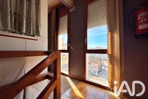 Propiedad comercial de 826 m² en venta en Móra d'Ebre, Tarragona, Cataluña, Spain № 8371 - foto 20