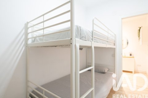 Apartamento de 3 dormitorios en venta en Barcelona, Cataluña, Spain № 8373 - foto 19