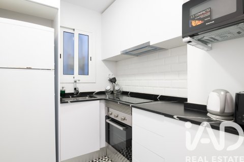 Apartamento de 3 dormitorios en venta en Barcelona, Cataluña, Spain № 8373 - foto 17