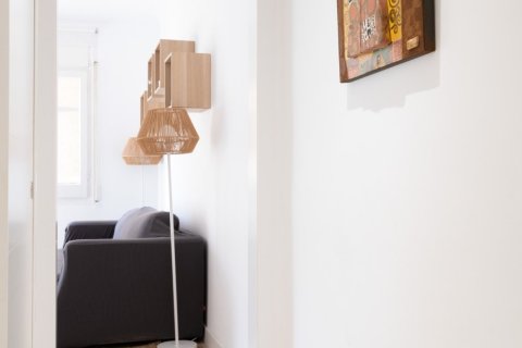 Apartamento de 3 dormitorios en venta en Barcelona, Cataluña, Spain № 8373 - foto 11