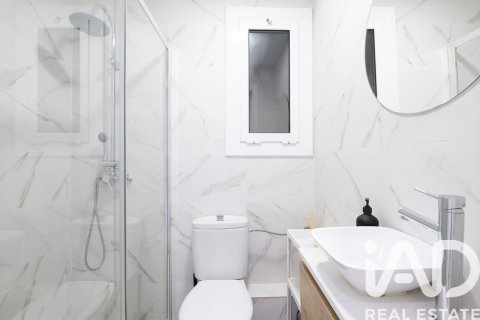 Apartamento de 3 dormitorios en venta en Barcelona, Cataluña, Spain № 8373 - foto 14