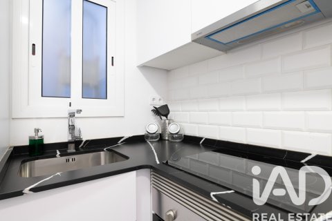 Apartamento de 3 dormitorios en venta en Barcelona, Cataluña, Spain № 8373 - foto 16