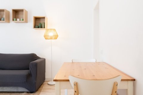 Apartamento de 3 dormitorios en venta en Barcelona, Cataluña, Spain № 8373 - foto 2
