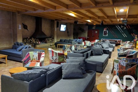 Propiedad comercial de 2731 m² en venta en Alp, Gerona, Cataluña, Spain № 8374 - foto 25