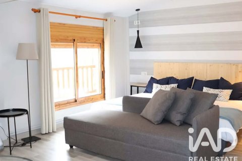 Propiedad comercial de 2731 m² en venta en Alp, Gerona, Cataluña, Spain № 8374 - foto 12