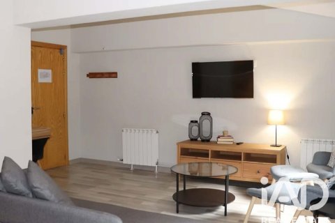 Propiedad comercial de 2731 m² en venta en Alp, Gerona, Cataluña, Spain № 8374 - foto 15