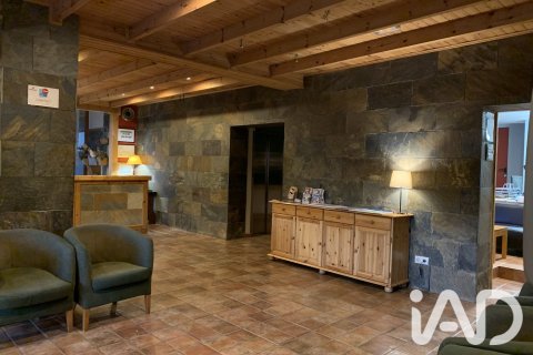 Propiedad comercial de 2731 m² en venta en Alp, Gerona, Cataluña, Spain № 8374 - foto 28