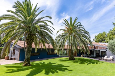 Villa de 6 dormitorios en venta en Sant Vicenc De Montalt, Barcelona, Cataluña, Spain № 4356 - foto 18
