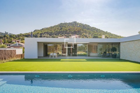 Villa de 4 dormitorios en venta en Vallromanes, Barcelona, Cataluña, Spain № 4360