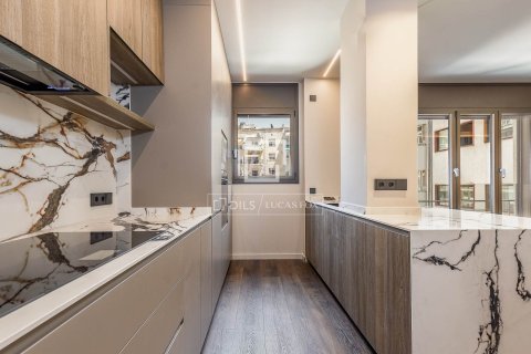 Apartamento de 2 dormitorios en venta en Barcelona, Cataluña, Spain № 4357 - foto 13