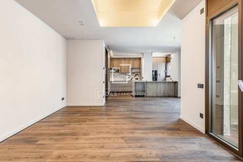 Apartamento de 2 dormitorios en venta en Barcelona, Cataluña, Spain № 4357 - foto 4