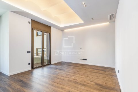 Apartamento de 2 dormitorios en venta en Barcelona, Cataluña, Spain № 4357 - foto 9