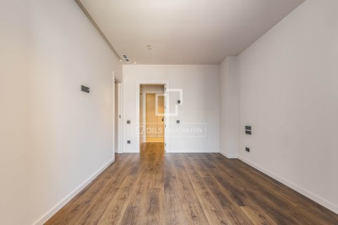 Apartamento de 2 dormitorios en venta en Barcelona, Cataluña, Spain № 4357 - foto 20