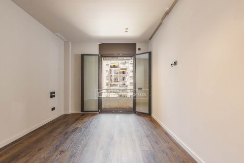 Apartamento de 2 dormitorios en venta en Barcelona, Cataluña, Spain № 4357 - foto 17