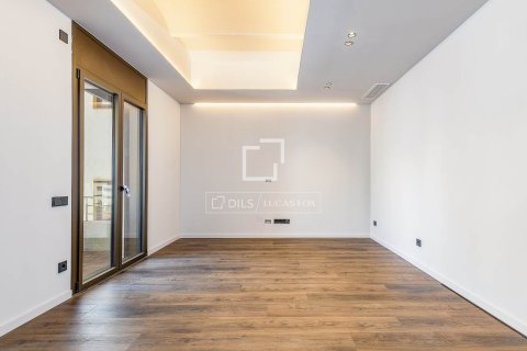 Apartamento de 2 dormitorios en venta en Barcelona, Cataluña, Spain № 4357 - foto 8