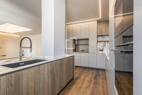 Apartamento de 2 dormitorios en venta en Barcelona, Cataluña, Spain № 4357 - foto 14