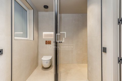 Apartamento de 2 dormitorios en venta en Barcelona, Cataluña, Spain № 4357 - foto 23