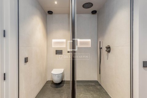 Apartamento de 2 dormitorios en venta en Barcelona, Cataluña, Spain № 4357 - foto 29