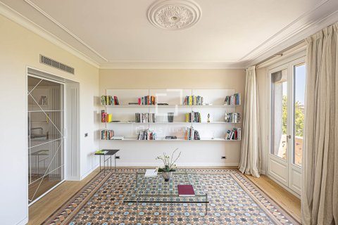 Купить квартиру в Барселона, Испания с 3 спальни, 182м², № 4359 - фото 9