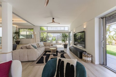 5 bedrooms house for sale in Esplugues de Llobregat, Barcelona, Catalonia, Spain № 8144 - photo 19