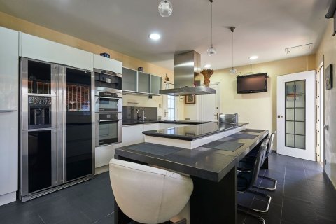 Купить дом в Сан-Жуст-Десверн, Испания с 7 комнат, 562м², № 8145 - фото 24