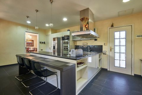 Купить дом в Сан-Жуст-Десверн, Испания с 7 комнат, 562м², № 8145 - фото 22