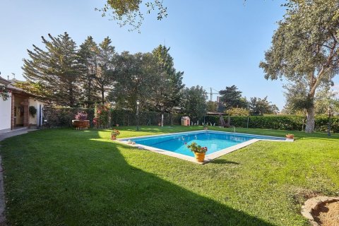 Купить дом в Сан-Жуст-Десверн, Испания с 7 комнат, 562м², № 8145 - фото 6