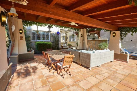Купить дом в Сан-Жуст-Десверн, Испания с 7 комнат, 562м², № 8145 - фото 9