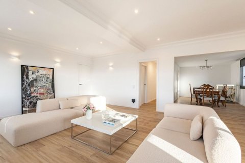 Сasa de 7 dormitorios en venta en Esplugues de Llobregat, Barcelona, Cataluña, Spain № 8142 - foto 28
