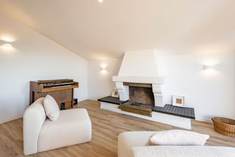 Сasa de 7 dormitorios en venta en Esplugues de Llobregat, Barcelona, Cataluña, Spain № 8142 - foto 17